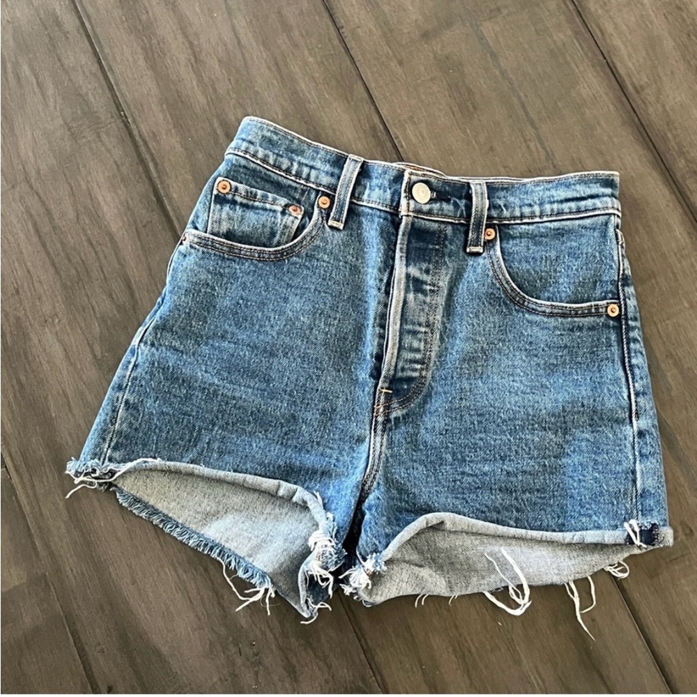 Levi’s Denim Blue Ribcage Shorts -
Size 25